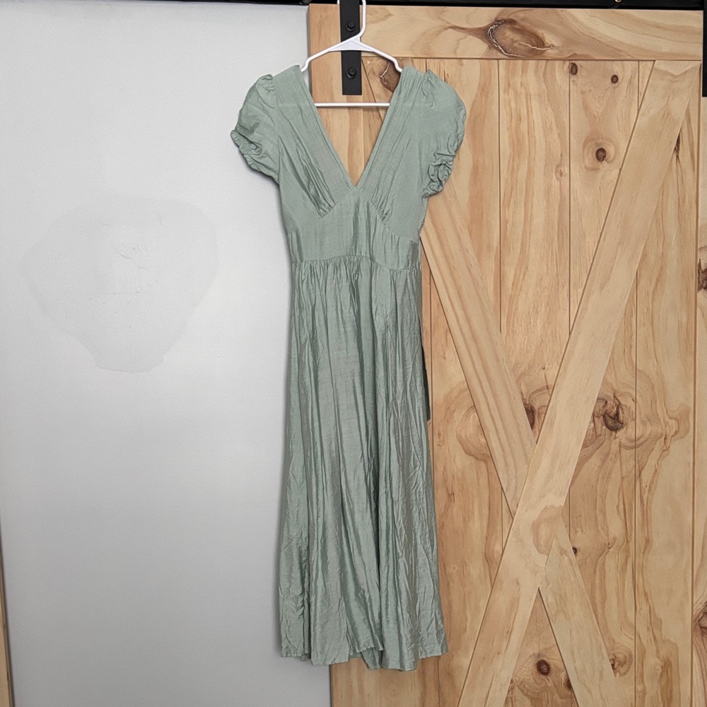 Chic Sage Midi Dress